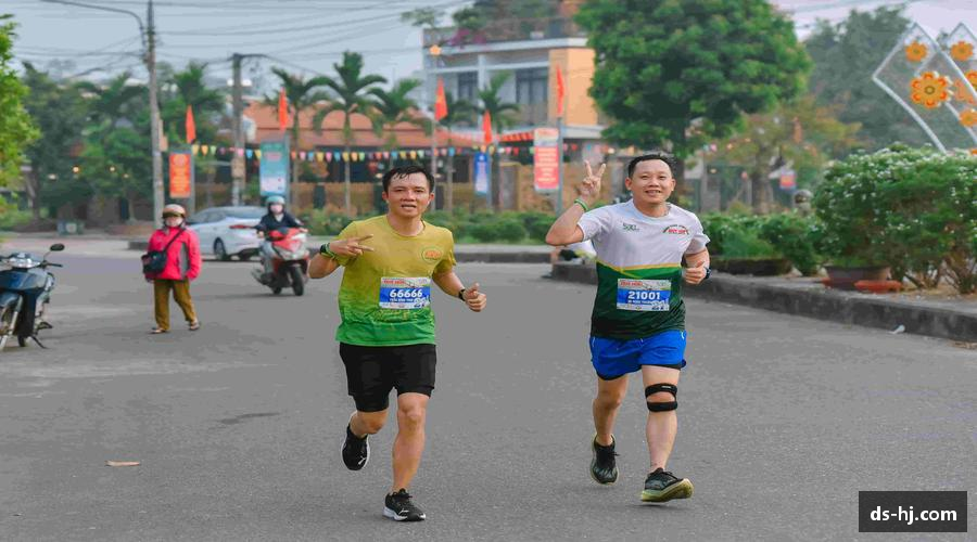 熊猫体育直播🎉加入体育社区，与千万球迷一起为热爱呐喊！赛事、直播、互动一站式体验！🏀